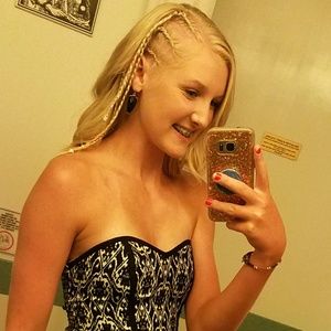 Meet your Posher, Julia